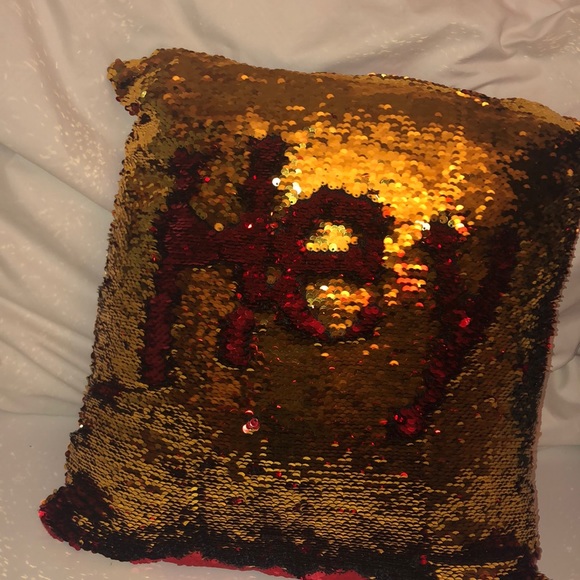 Mermaid pillow - Picture 2 of 3